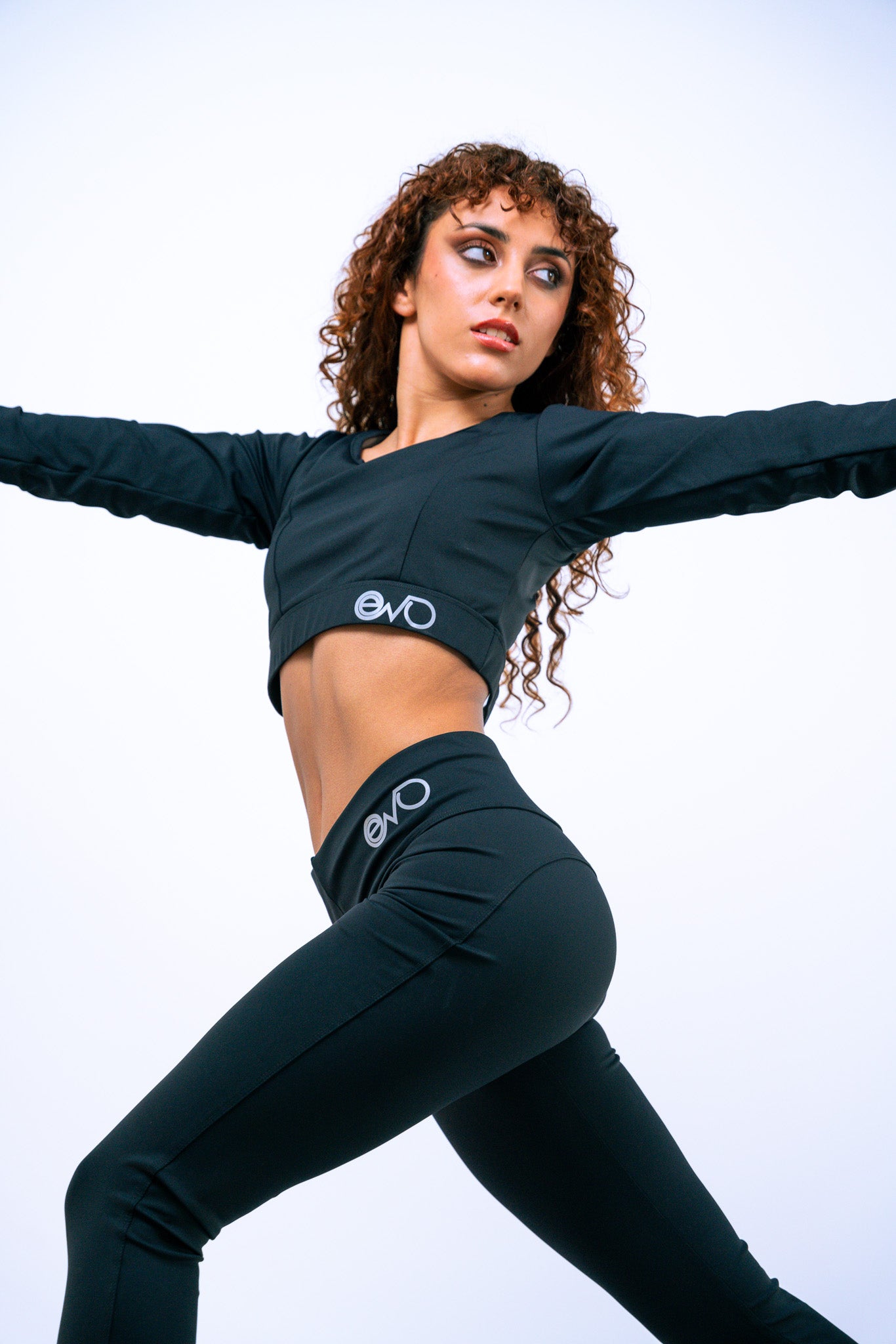 EVO CROPPED & LEGGINGS BUNDLE = 70🎟️‼️